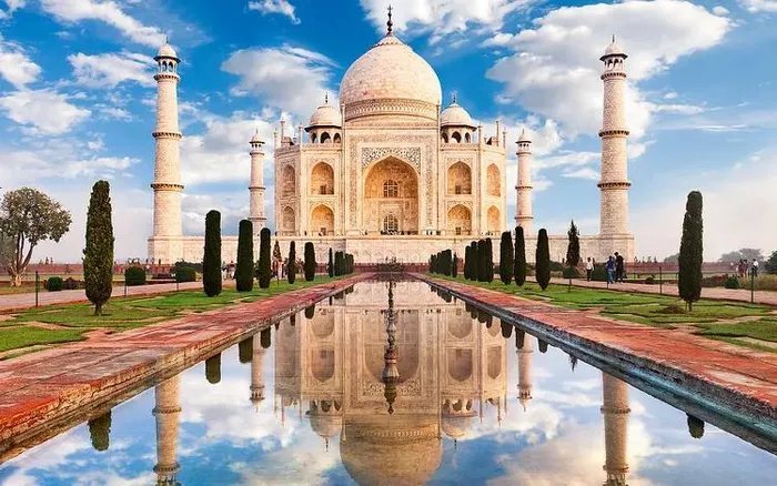 Marble Travertine là loại đá với vẻ đẹp “hiếm có khó tìm” thường sử dụng trong các công trình xa hoa, uy quyền như đền thờ Taj Mahal (Ấn Độ), Đài tưởng niệm Lincoln (Mỹ)… (ảnh: Internet). 