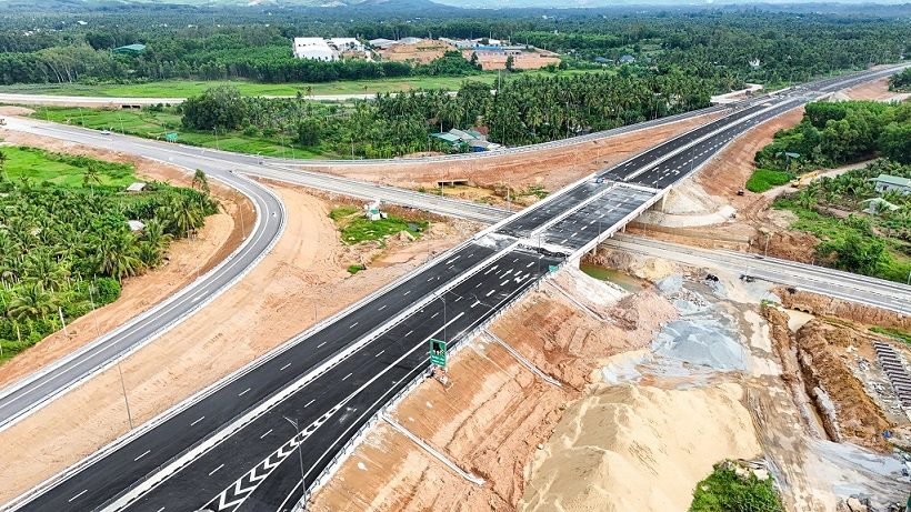 202512021546 cao toc quang ngai hoai nhon