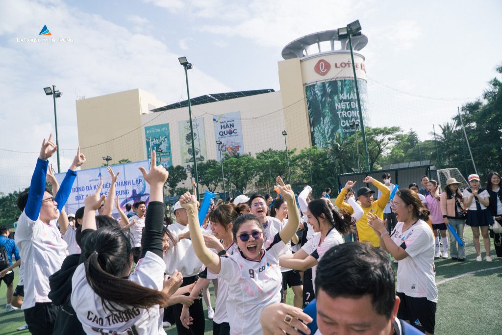 202512101730 5947128361221474748107229066612853959473731849n